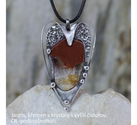 Jaspis s křemenem